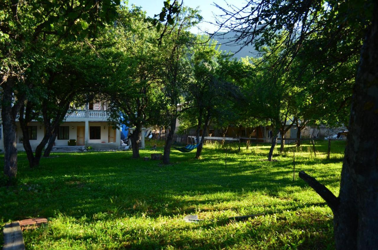 Garden House Местія Екстер'єр фото