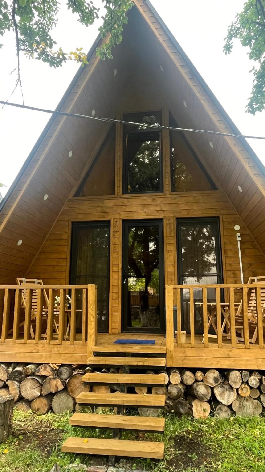 Garden House Местія Екстер'єр фото