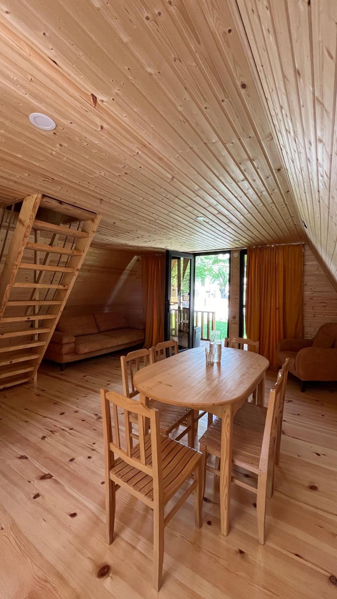 Garden House Местія Екстер'єр фото