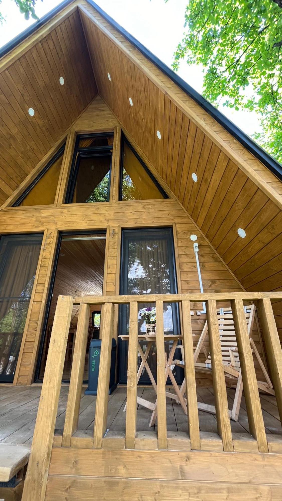 Garden House Местія Екстер'єр фото